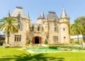 Castelo brasileiro construído por um Barão parece cenário europeu