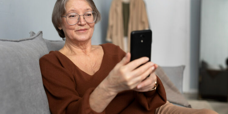 5 melhores celulares para idosos em maio de 2026