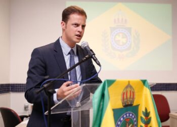 Parente vivo de Dom Pedro II tem quase 40 anos e mora no Brasil