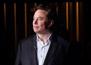 Novo rival de Elon Musk tem fortuna de R$ 1.5 trilhão e trabalha no Google