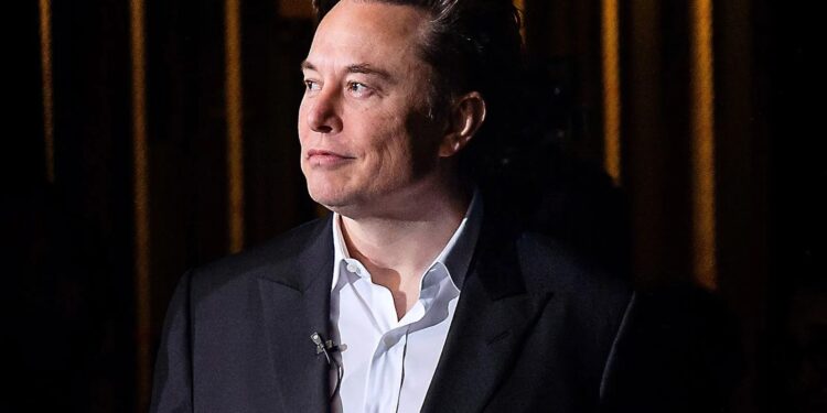 Novo rival de Elon Musk tem fortuna de R$ 1.5 trilhão e trabalha no Google