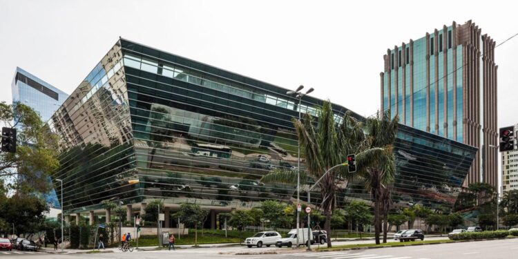 Maior edifício do Brasil foi comprado pelo Itaú por R$ 1,5 bilhão e pertencia à família famosa