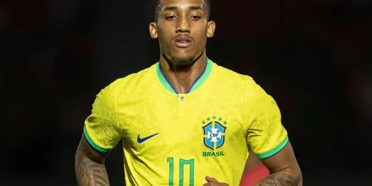 Vaza vídeo da família de João Pedro reagindo à não convocação do atacante