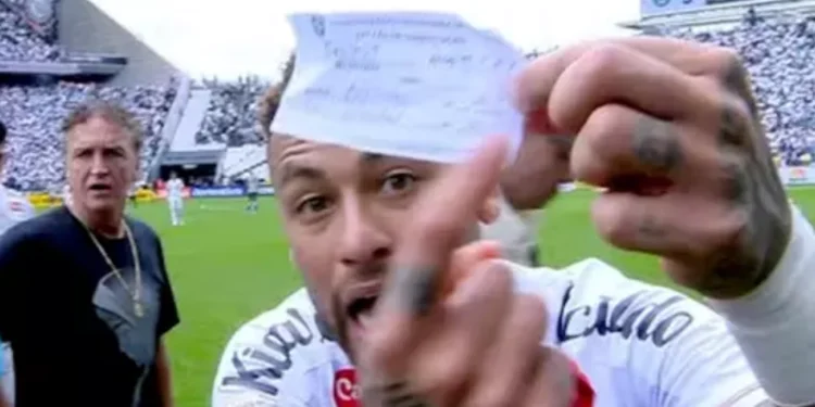 Vídeo mostra de quem foi a culpa na substituição errada de Neymar