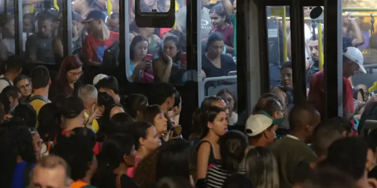 Adeus, 6% de desconto! Regra do vale-transporte pode mudar no Brasil