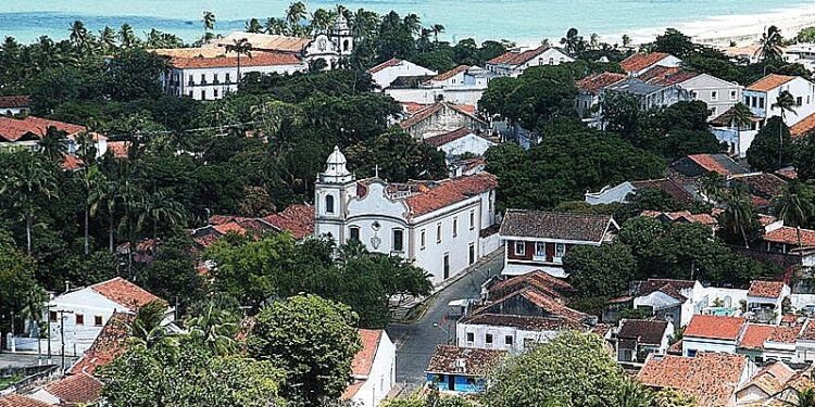 Com quase 500 anos, cidade do Nordeste encanta com igrejas coloniais e casas gigantes preservadas historicamente