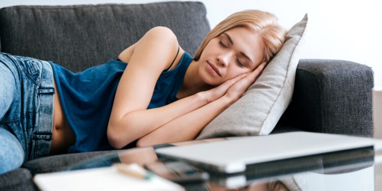 Especialistas explicam por que dormir 30 minutos a mais pode melhorar sua memória