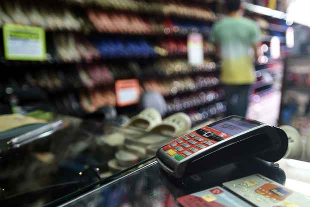  (Quase 39% dos brasileiros no conseguem pagar os financiamentos rotativos do carto de crdito. Foto: Ed Alves/CB/D.A Press)