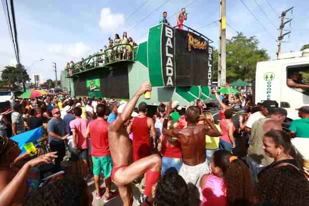 4/2/2016: Bloco Cabeça de Touro no Skola Bar - Porto Seguro (BA)