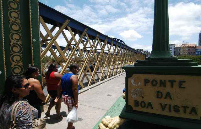 A Ponte da Boa Vista  um dos colrios do Recife. Foto: Heitor Cunha/DP/D.A.Press (Heitor Cunha/DP/D.A.Press)