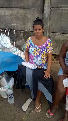  Uma das moradoras da ocupao, Tamires Feitosa, de 25 anos, grvida, comeou a perder lquido amnitico, num incio de que pode estar prestar a dar  luz. Foto: Paulo Trigueiro/ DP/ DA Press