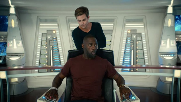 Chris Pine e Idris Elba em cena de Star Trek Beyond. Foto: Divulgao