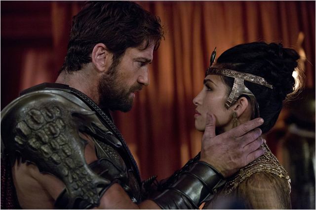 Gerard Butler e Elodie Yung em cena do filme Deuses do Egito. Foto: Paris FIlmes/Divulgao