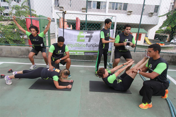 Hbito se tornou to popular que diversos profissionais de educao fsica oferecem seus servios nas residncias. Foto: Nando Chiappetta/DP (Hbito se tornou to popular que diversos profissionais de educao fsica oferecem seus servios nas residncias. Foto: Nando Chiappetta/DP)