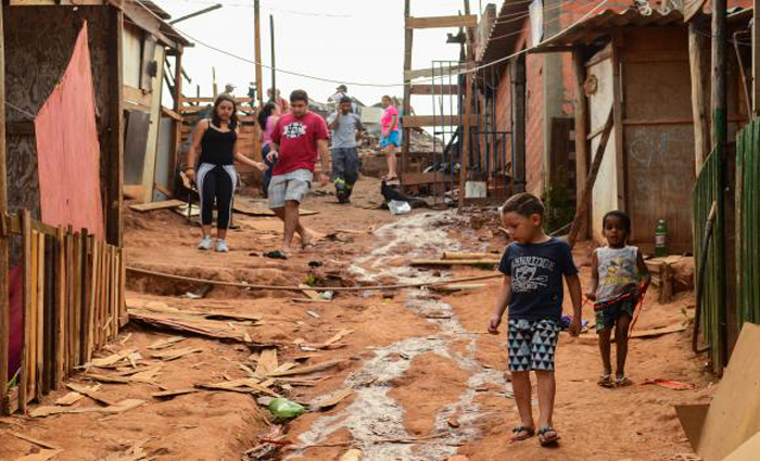 A precariedade das habitaes em favelas preocupa a ONU, que pede melhorias no setor. Foto: Rovena Rosa/Agncia Brasil