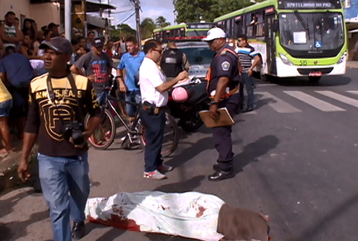 Jovem Morre Atropelado Por Nibus Ao Desviar De Buraco E Cair Da Bicicleta Local Diario De