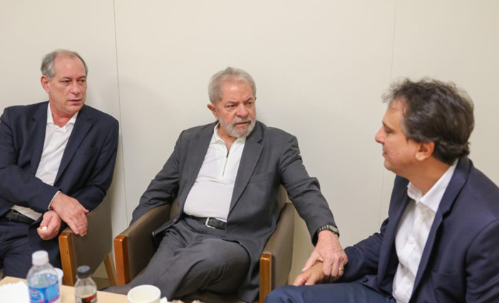 Lula recebe visita de Dilma Rousseff e Ciro Gomes no hospital