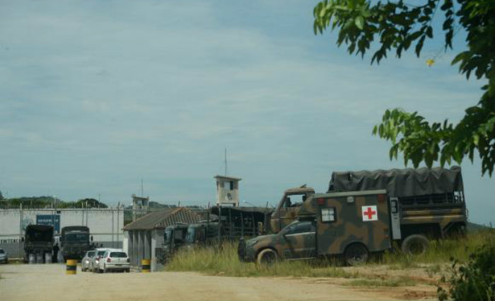 Operao integrada de varredura na Penitenciria Milton Dias Moreira, em Japeri, na Baixada Fluminense. Foto: Tnia Rgo/Agncia Brasil (Foto: Tnia Rgo/Agncia Brasil)