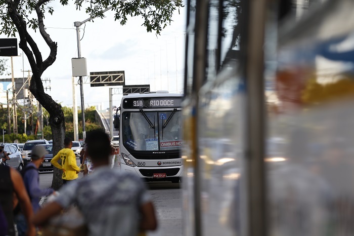 Passeio de ônibus urbano de passageiros versão móvel andróide iOS