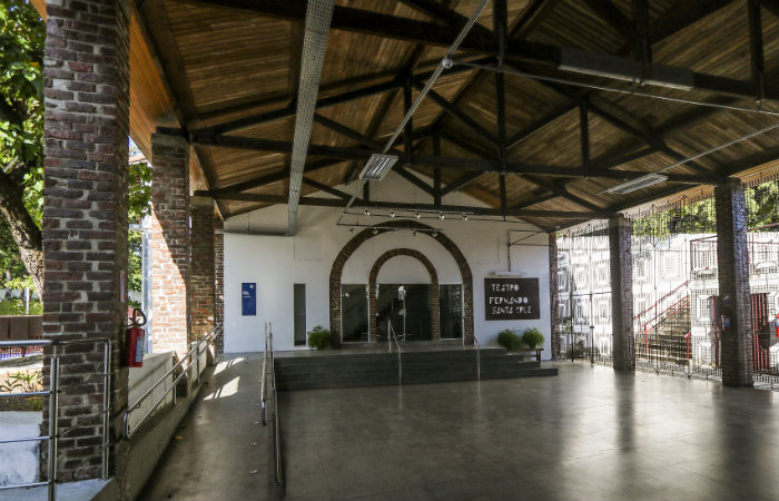 Teatro Fernando Santa Cruz reinaugurado em Olinda com pe a sobre