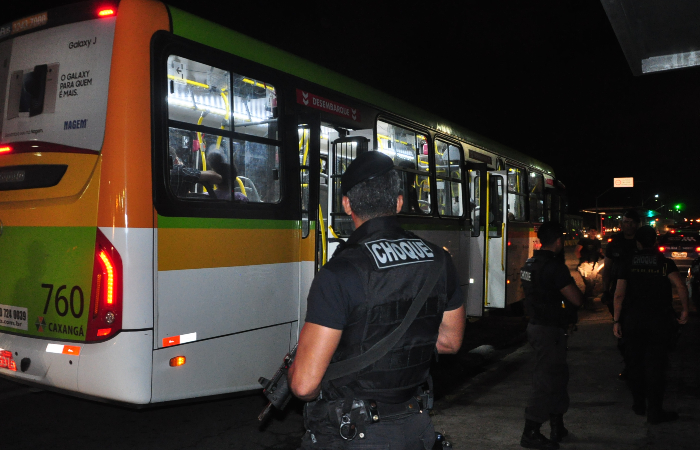 Incndios comearam na noite de domingo (24). SDS apura motivao. (Foto: Divulgao/SDS.)