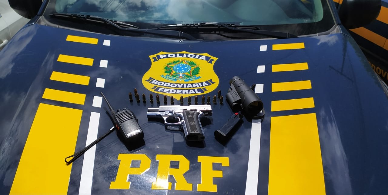 PRF apreende pistola calibre 380 e munições na BR 101 em Tubarão