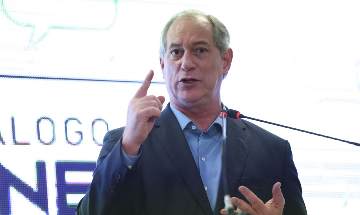 Ciro prop e reforma previdenci ria como forma de reduzir a pobreza