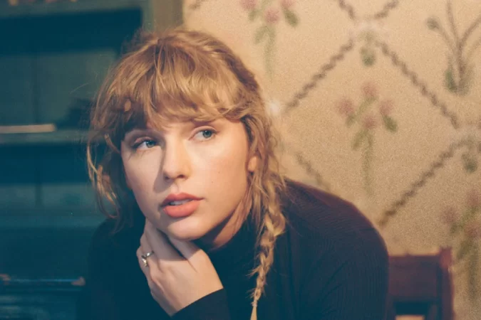 Taylor Swift revela mais uma faixa de Midnights novo álbum de estúdio Viver Diario de Pernambuco