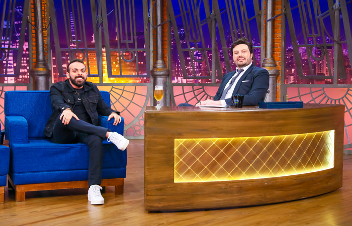 Sucesso nas redes sociais, Bruno Diferente participa do The Noite