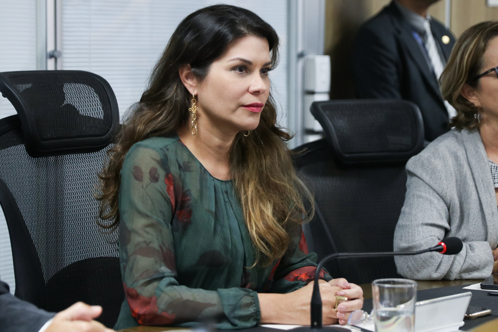 Secretria de Defesa Social< Carla Patrcia, prometeu aumentar ronda policial nas unidades de ensino. Telefone 197 ser exclusivo para denncias de ameaas (Sandy James/DP)