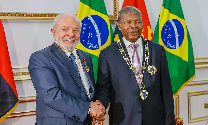 
Lula recebeu a medalha que homenageia o lder revolucionrio Augustinho Neto (foto: Ricardo Stuckert/PR)