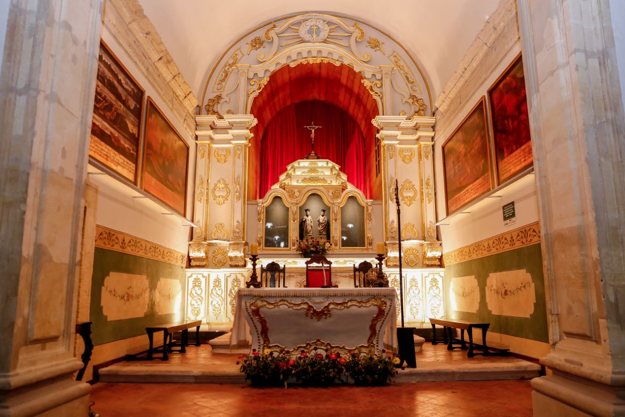 Com origem em 1535, a Igreja de So Cosme e So Damio, em Igarassu,  considerada a mais antiga existente no Brasil (Ivonildo Pedro/Prefeitura de Igarassu)