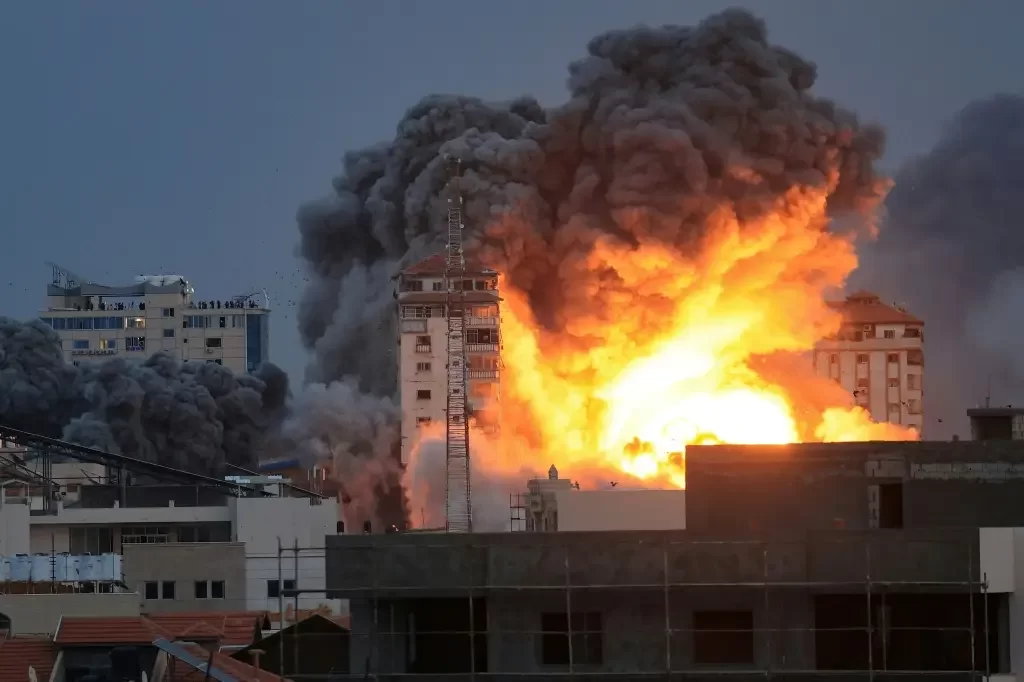 Em relao  retaliao israelita, Peter Stano disse que Israel tem o direito de se defender (Foto: AFP)