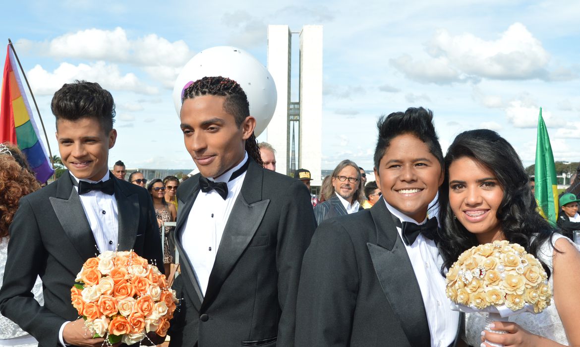 Desde 2011 o casamento homoafetivo foi considerado constitucional e regulamentado por deciso do STF (foto: Antonio Cruz/Agncia Brasil )