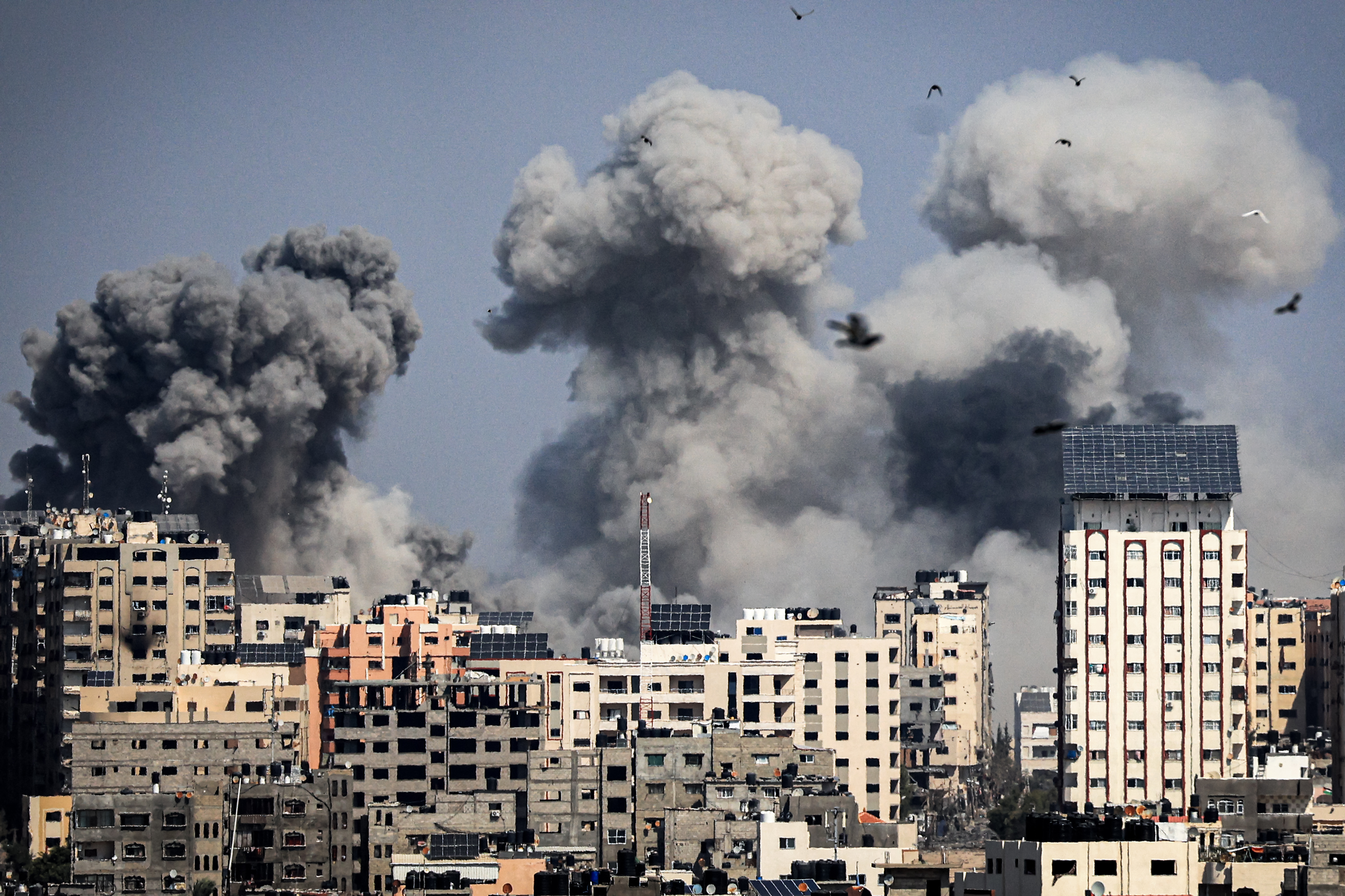 Bombardeio israelense em Gaza (MAHMUD HAMS / AFP
)