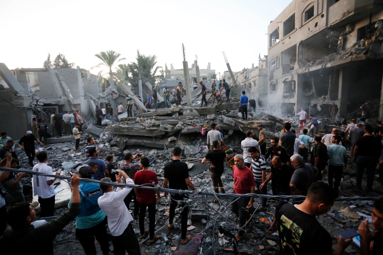 Entrada de medicamentos, gua e comida est bloqueada por Israel resposta ao ataque letal lanado em 7 de outubro (foto: MOHAMMED FAIQ/AFP )