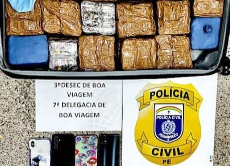 Os 25 quilos de haxixe estavam em uma mala, em um flat, em Boa Viagem  (Foto: Divulgao/Polcia Civil )