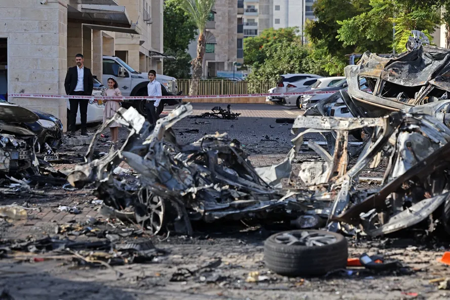 Escalada de tenso cresce na Cisjordnia aps Israel ter dado inicio ao cerco total na Faixa de Gaza em resposta aos ataques terroristas do Hamas no dia 7 de outubro (Foto: AHMAD GHARABLI / AFP)