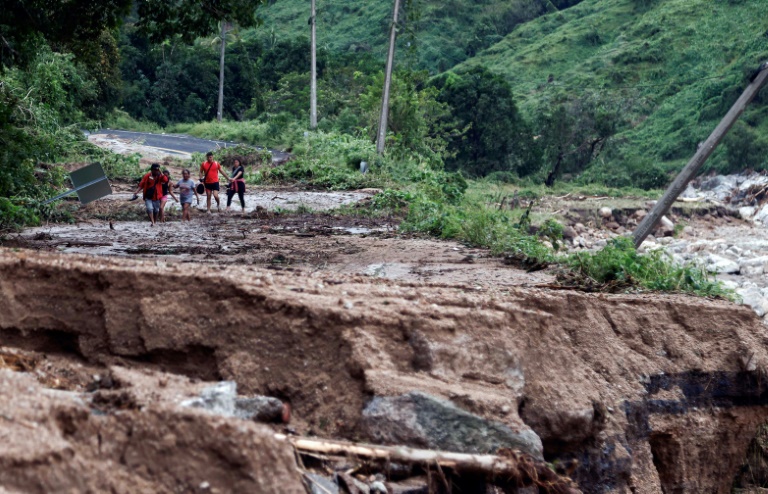 O furaco de categoria 5, uma das tempestades mais intensas, provocou ventos de 315 km/h (Foto: AFP)