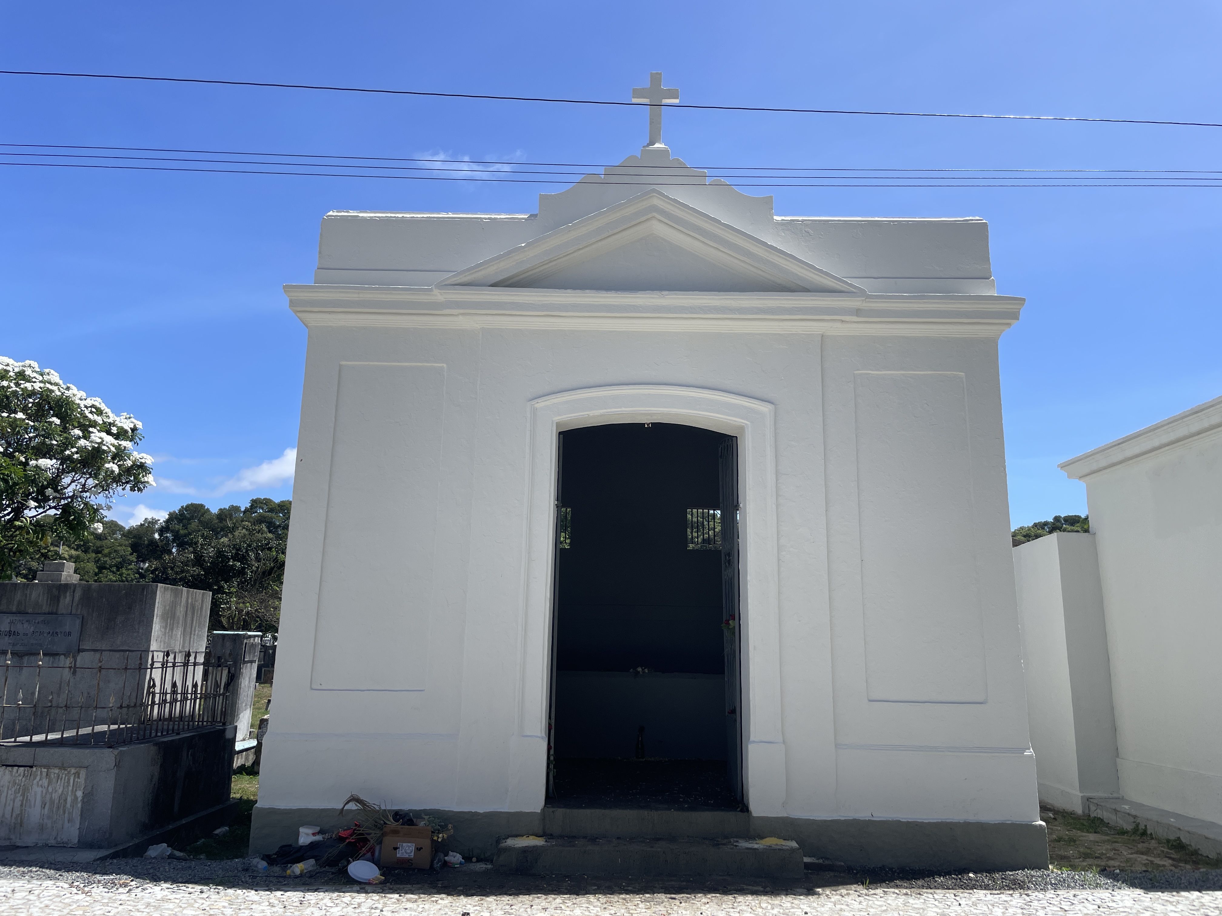 Esto programadas solenidades em vrios locais, permitindo que as pessoas realizem suas homenagens. (Foto: Romulo Chico /Esp DP foto)