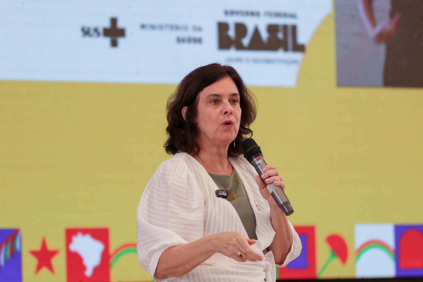 A ministra da sade, Nsia Trindade, ressalta a importncia do SUS, durante conferncia na UFPE, nesta quarta (1) (Rafael Vieira/DP)