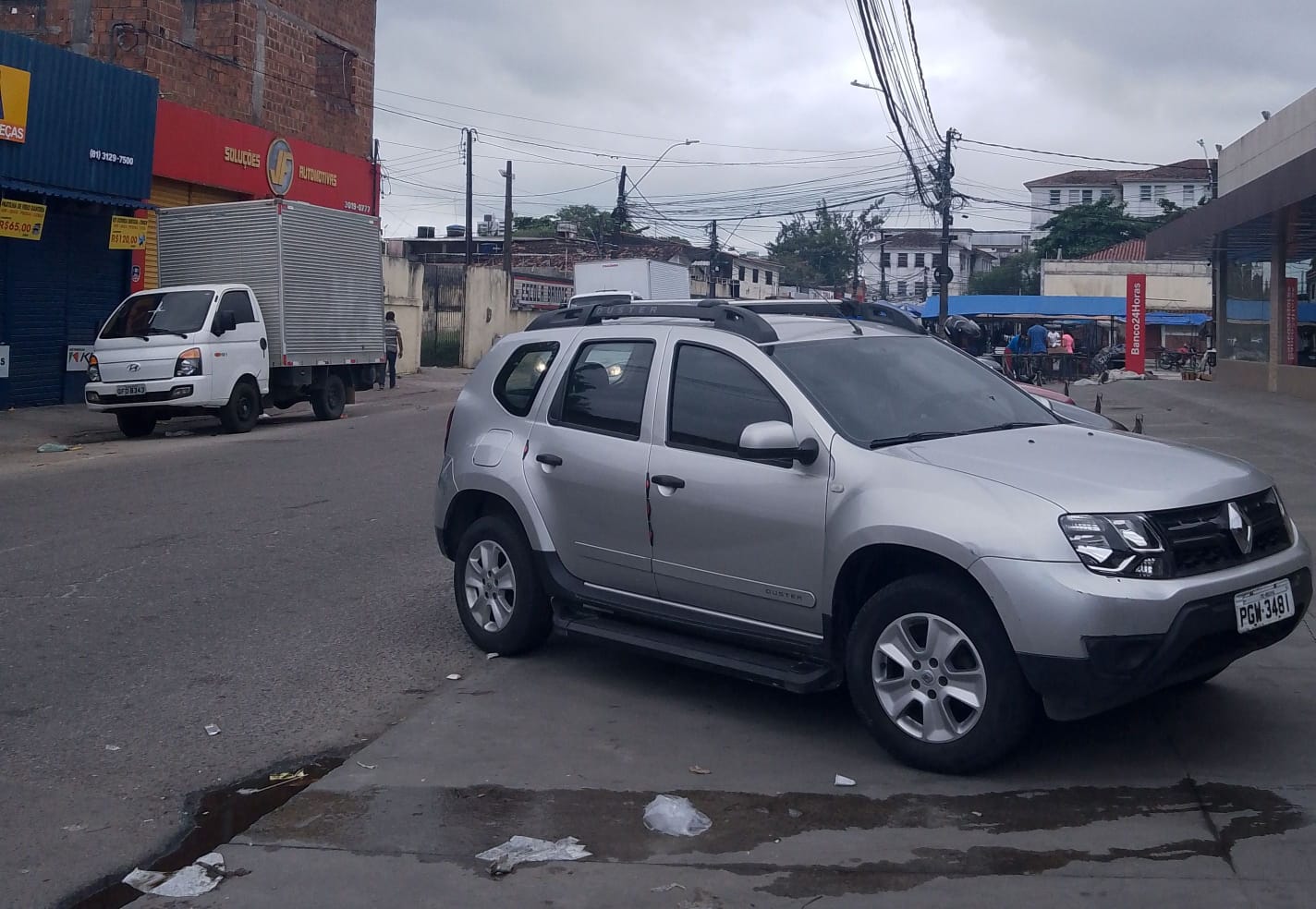 Morte de PM reformado aconteceu em rea de estacionamento no Cordeiro, no Recife (Foto: Wilson Maranho/DP)