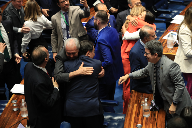 Como a PEC passou por mudanas no Senado, ter de voltar  Cmara dos Deputados (Crditos: Lula Marques/ Agncia Brasil)