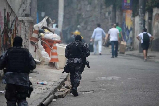 Bahia, Rio de Janeiro e Pernambuco foram os estados com maior ndice de letalidade policial contra negros em 2022 (crdito: Fernando Fazo/Agncia Brasil)