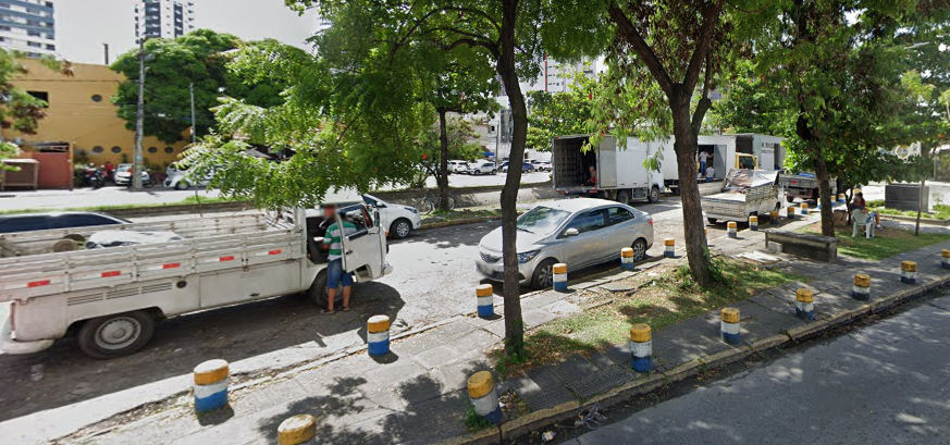 Avenida Visconde de Jequitinhonha  um dos pontos para instalao de barracas de produtos natalinos  (Foto: Reproduo/Google Maps)