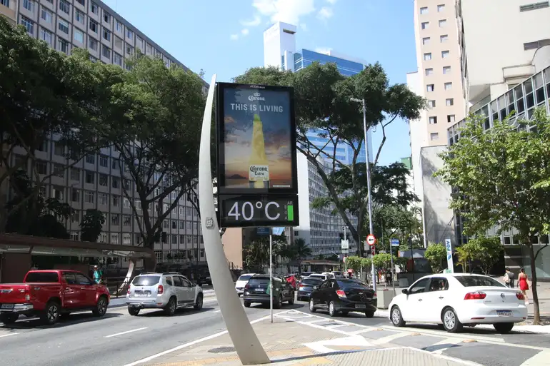 O consumidor tambm deve sentir os efeitos da forte onda de calor que afetou o pas na conta de luz, avalia a Associao Brasileira das Empresas de Servios de Conservao de Energia (Abesco) (Foto: Rovena Rosa/Agncia Brasil)