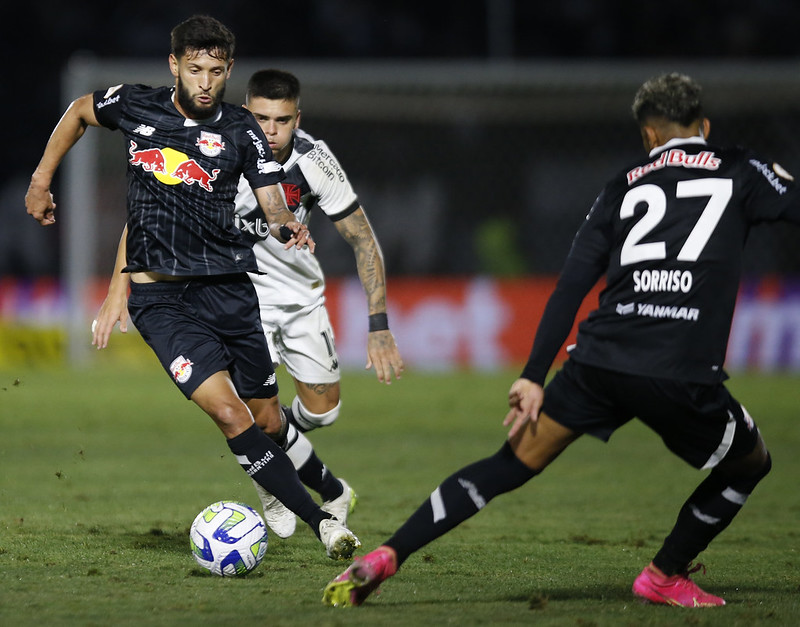 Vasco x Bragantino: onde assistir ao vivo, horário e escalações