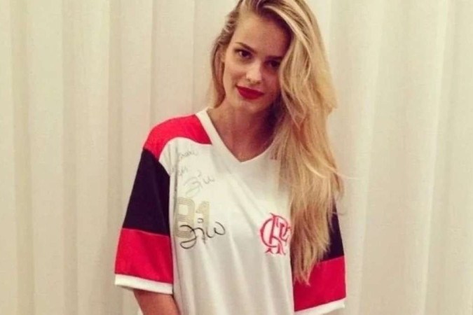 Yasmin Brunet  torcedora do Flamengo (foto: Reproduo/Instagram)