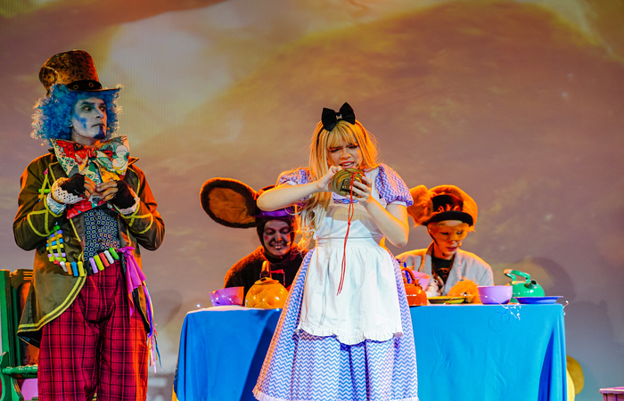 'Alice no Pas das Maravilhas' ser encenado no Parque Dona Lindu (Crdito: Barney Fotografia)